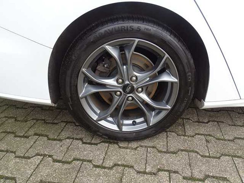 Ford Focus 1,5 Ecoboost Turnier ST Line