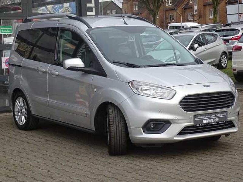 Ford Tourneo Courier 1.5 TDCi Titanium